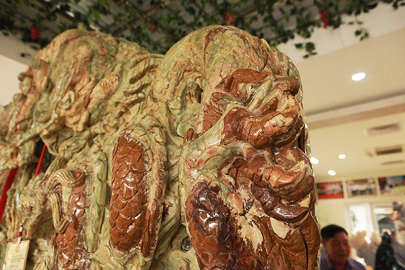 Tác phẩm là biểu tượng của sức mạnh thiêng liêng, của sự cao quý và quyền lực.