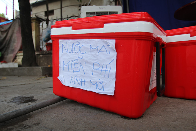 Với những hành động tuy nhỏ nhưng ấm tình người, những điểm tránh nóng lưu động đã đem đến cho người lao động một nơi nghỉ ngơi, tránh nóng và hồi phục sức khỏe để tiếp tục làm việc.