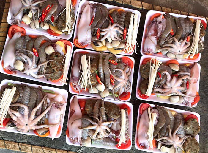 Vi sao set nhan lau hai san tuoi gia re giat minh chi 50 ngan?