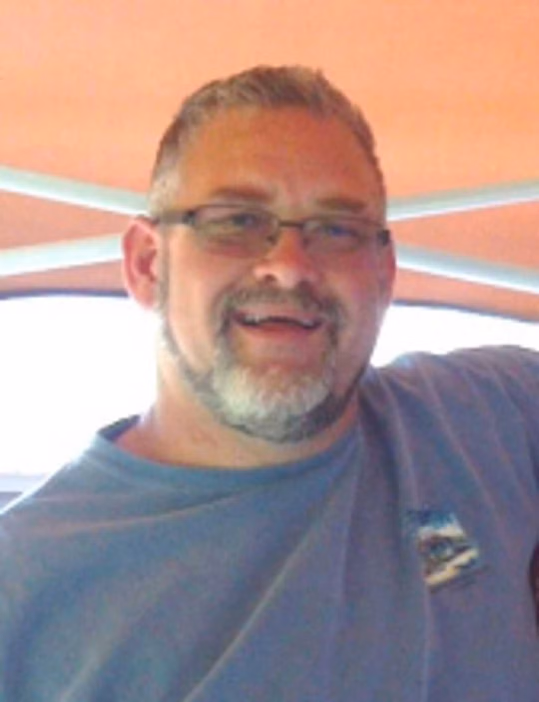 Nguoi dan ong My chet tham vi roi vao be axit nong