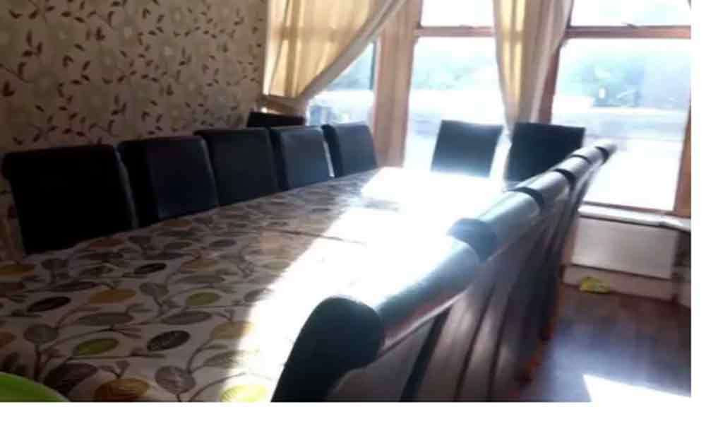 Ngoi nha khong lo cua gia dinh co hang chuc dua con-Hinh-2