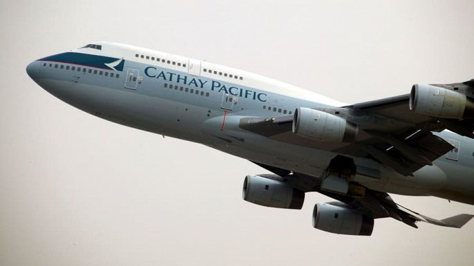 5. Cathay Pacific (Ảnh: CNN) Hãng hàng không Cathay Pacific (trụ sở tại Hong Kong) vươn lên vị trí thứ 5 từ vị trí thứ 9 vào năm ngoái. Cathay Pacific Airlines đồng thời là “nữ hoàng bầu trời” ở châu Á - Thái Bình Dương.