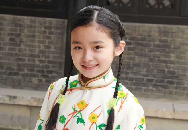 Sau thành công của Bộ bộ kinh tâm, nữ diễn viên nhí tham gia đóng phim nhiều hơn. Cô xuất hiện trong các tác phẩm nổi tiếng như Hiên viên kiếm, Tân thần điêu đại hiệp, Mị Nguyệt truyện... Các vai diễn của Sài Úy gây được thiện cảm với người xem nhờ lối diễn tự nhiên, tinh nghịch cùng ánh mắt biết cười. Sài Úy, Tưởng Y Y được biết đến là bộ đôi sao nhí chuyên trị các vai lúc nhỏ của sao Hoa ngữ trên màn ảnh.