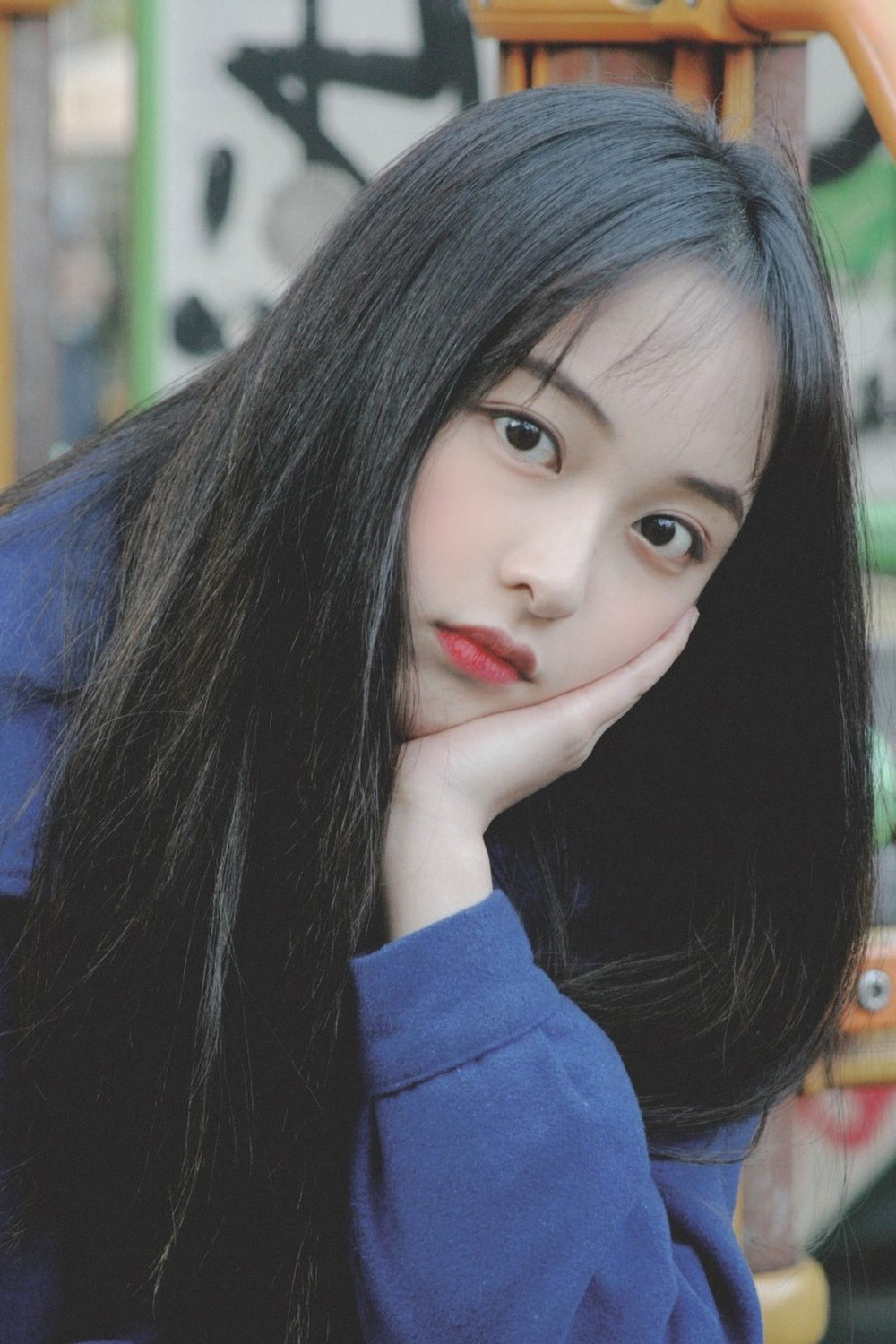 Đến đầu năm 2019, sự trở lại màn ảnh nhỏ qua vai Hye Na trong siêu phẩm Sky Castle đã đánh dấu bước đột phá cả về ngoại hình lẫn diễn xuất của nữ tân binh 24 tuổi.