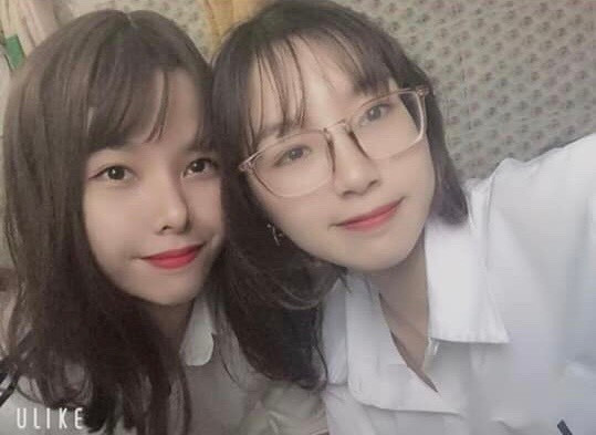 Hai ‘co nang’ khoe nhan sac xinh nhu hot girl trong mot buc anh