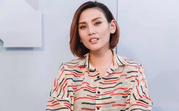 Sieu mau Vo Hoang Yen trai long ve chuyen lap gia dinh