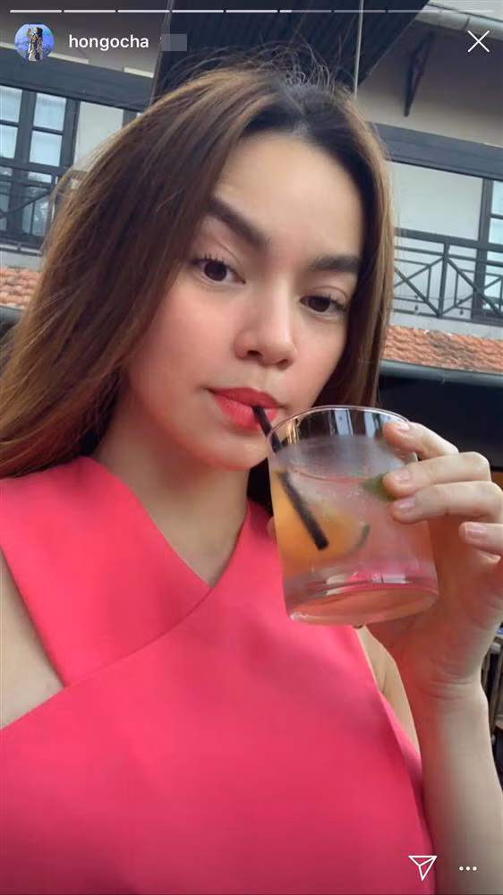 Ho Ngoc Ha bat ngo len tieng dap tra tin don tan trang nhan sac