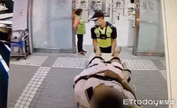 Vo cuong ghen cat phang ‘cua quy’, tat axit chong cu sau khi du len giuong