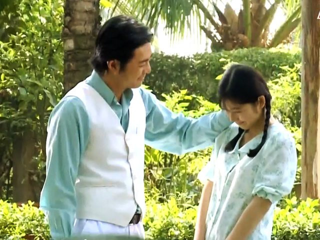 Dao dien Tieng set trong mua len tieng ve nhung doan tinh cam loan luan-Hinh-2