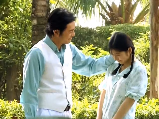 Dao dien Tieng set trong mua len tieng ve nhung doan tinh cam loan luan-Hinh-2