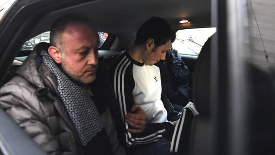 Sieu trum mafia bi bat khi dang an mi cung thu cung