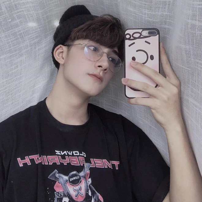 Khá tự tin vào khả năng tạo hình và diễn xuất trước ống kính, hot boy 2K2 dự định năm sau thi vào Đại học Sân khấu Điện ảnh Hà Nội.