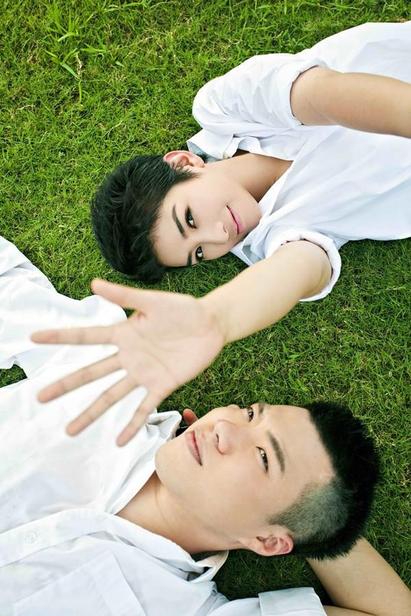 Huỳnh Dịch và Huỳnh Nghị Thanh: Huỳnh Dịch và Huỳnh Nghị Thanh bén duyên vào năm 2012 sau khi nữ diễn viên trải qua cuộc hôn nhân ngắn ngủi hơn 40 ngày với doanh nhân Khương Khải. Năm 2014, cặp đôi chia tay nhau sau quãng thời gian chung sống. Vụ ly hôn của Huỳnh Dịch và người chồng thứ hai trở nên ồn ào khi trước đó cả hai liên tục bóc mẽ nhau trước công chúng.