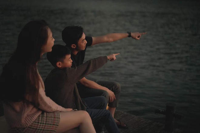 Bức ảnh Cường đô la đăng tải vào dịp Valentine. Sau gần 1 tháng đính ước, Cường đô la và Đàm Thu Trang tiếp tục cùng nhau thực hiện những dự định của mình cho tương lai. Hiện tại, mối quan hệ của họ không chỉ là bạn đời, mà còn là hai "đối tác" ăn ý của nhau trong công việc.