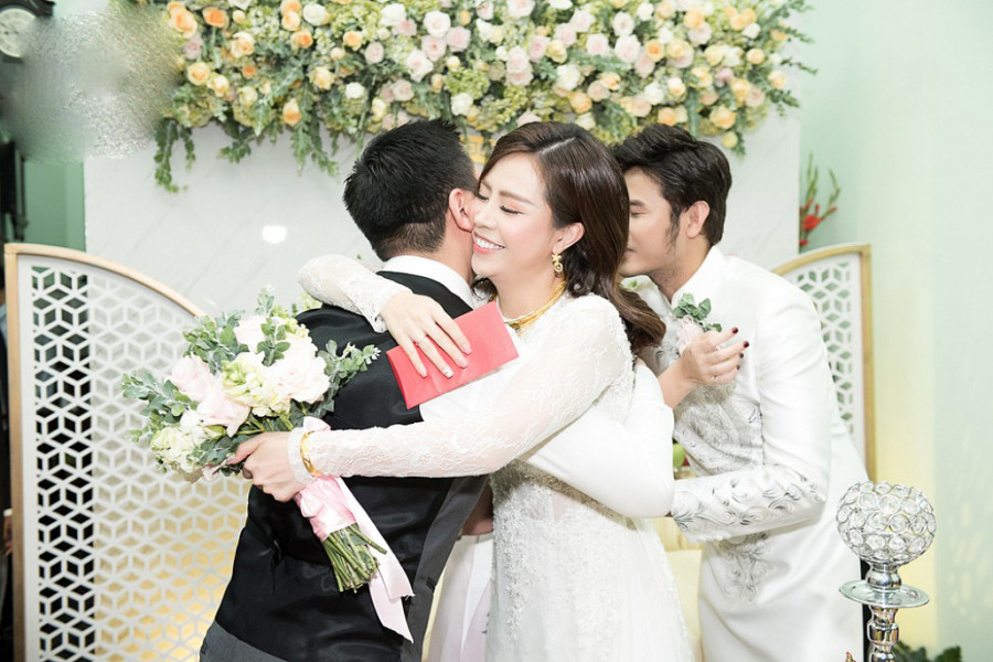 Diễn viên Anh Tài cho biết anh và người yêu Vũ Ngọc Ánh chuẩn bị đám cưới vào tháng 1/2019. Họ đã lên kế hoạch đám cưới từ lâu nhưng phải đợi đến khi kinh tế ổn định mới về sống chung một nhà. "Đám cưới của chúng tôi không hoành tráng như mọi người nhưng chắc chắn sẽ đặc biệt", anh hào hứng cho biết.