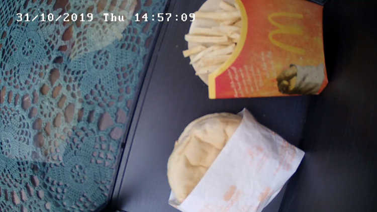 Chiec banh mi 10 nam tuoi nhin van ngon lanh, lieu co ai dam an?