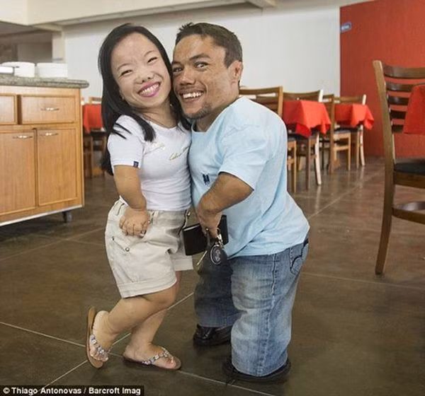 Cap doi vo chong 90cm kho sinh con bay gio ra sao?