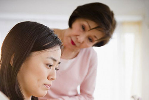 Bat qua tang con dau di nha nghi, sung so khi nhin thay ke thu 3