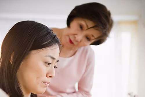 Bat qua tang con dau di nha nghi, sung so khi nhin thay ke thu 3