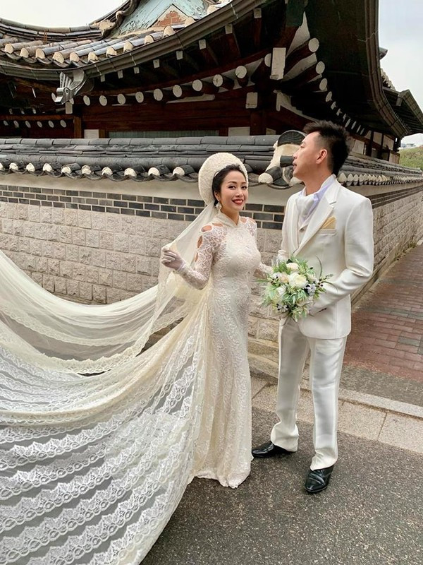 Oc Thanh Van va chong dien do ky niem 11 nam ngay cuoi-Hinh-2