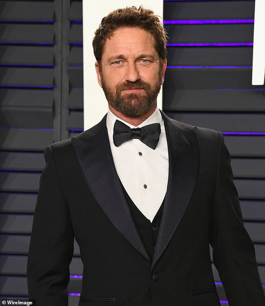 Tai tu Gerard Butler bi trom mat nha xe luu dong