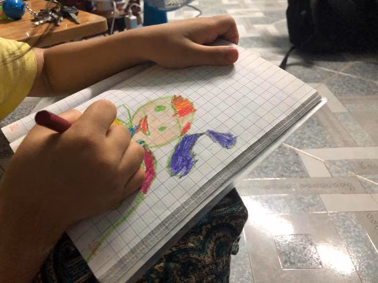 Be gai 5 tuoi bi xam hai va cau hoi xe long