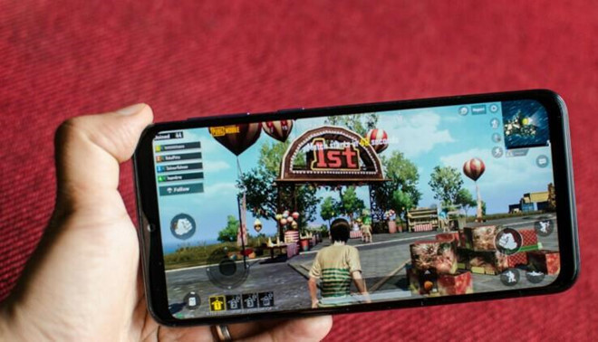 Cấu hình của Galaxy M30 bao gồm chip Exynos 7904, RAM 4 GB và bộ nhớ trong 64 GB, hỗ trợ khe cắm thẻ nhớ ngoài 512 GB. Model này được chạy trên nền Android 9.0 và tùy biến theo giao diện One UI.