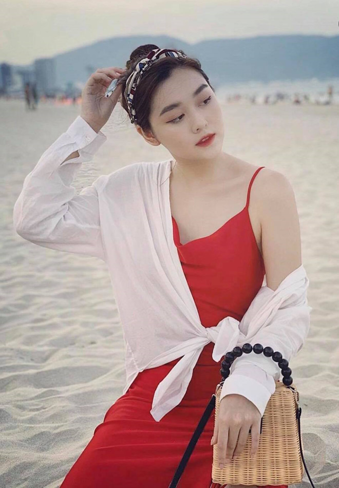 Cùng ngắm những bức ảnh đời thường đẹp mê lòng của nàng Á hậu Tường San: