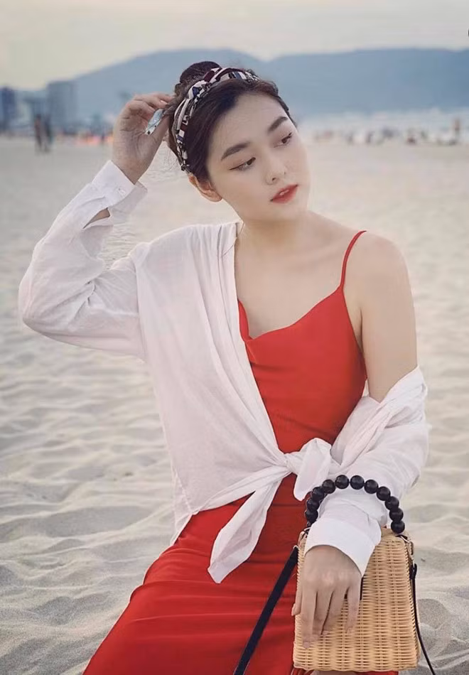 Cùng ngắm những bức ảnh đời thường đẹp mê lòng của nàng Á hậu Tường San: