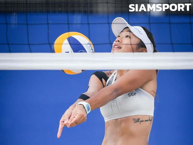 Eliza Chong và đồng đội thất bại 0-2 trước bộ đôi đến từ Thái Lan. Tuy nhiên, đội tuyển bóng chuyền bãi biển Singapore vẫn được kỳ vọng làm nên chuyện tại SEA Games 30 khi mang đến Philippines nhiều vận động viên trẻ, giàu nhiệt huyết.