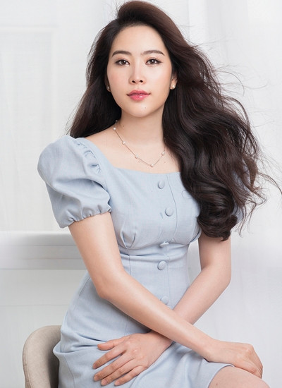 Nam Em bat ngo khoe nguoi yeu moi 