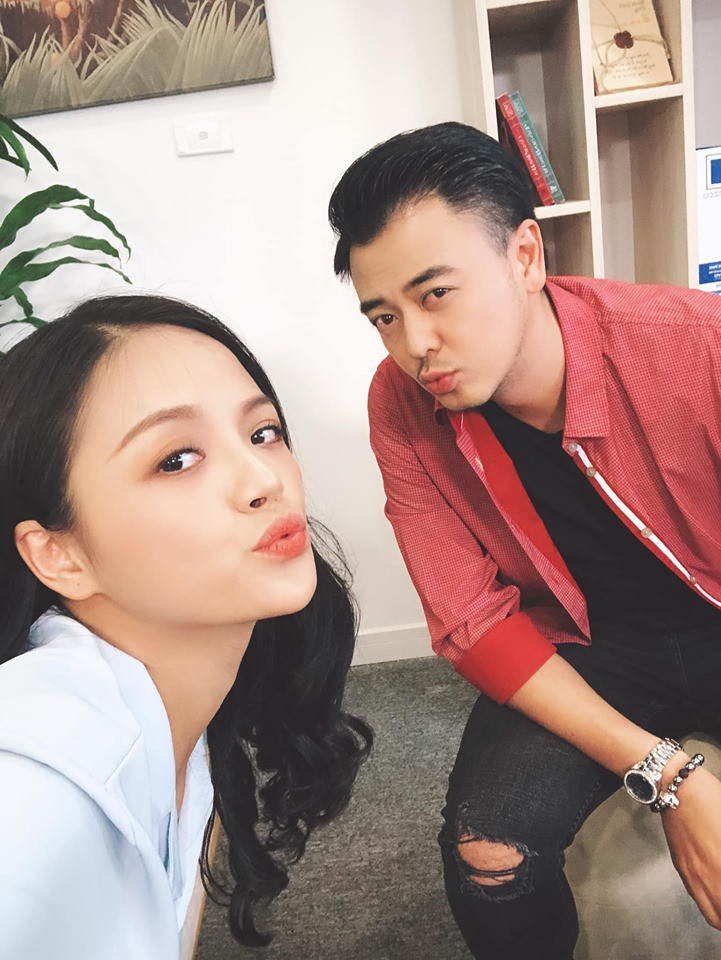 Cuối cùng, nhân vật "ông chú" bố Bảo- bạn thân của em gái Huệ cũng là người đàn ông đang tìm mọi cách có thể "cưa đổ" Huệ. Vào vai ông bố đơn thân sau hơn 20 năm mới tìm kiếm tình yêu cho riêng mình khi con trai đã lớn, Quốc (Tuấn Tú) được khán giả yêu mến và mong có thể thành đôi với Huệ.