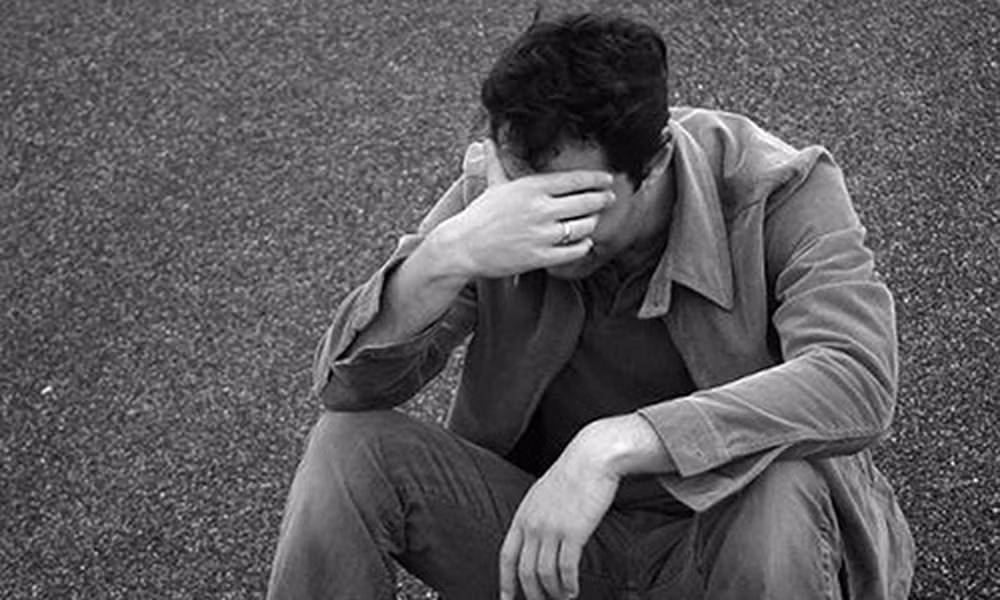 Chong hanh dong lieu linh khi thay vo than mat ben nguoi tinh