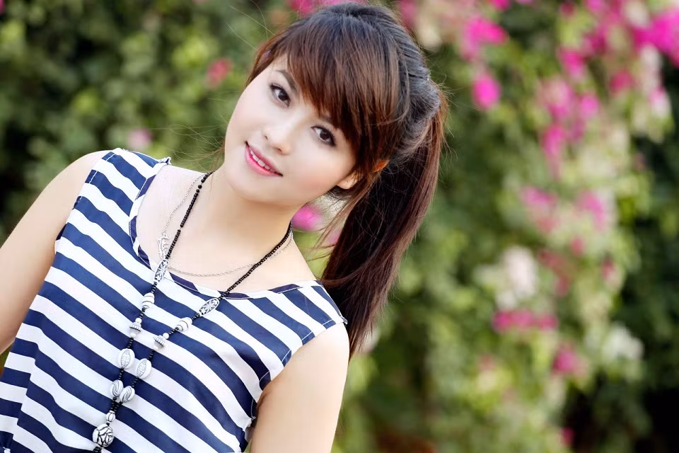 Tuy nhiên đến giai đoạn trung niên trở về sau, phúc lộc và tài vận thi nhau kéo đến. Người thuộc tuổi Dậu và tuổi Thân sinh vào tháng 8 âm lịch này sẽ có một sự nghiệp kiên cố ổn định, tài vận cũng từ đó mà kéo đến không ngừng, giúp họ sống hưởng thụ suốt cuộc đời còn lại. Không những thế, họ còn đem đến may mắn cho những người thân xung quanh. (Thông tin chỉ mang tính tham khảo!)