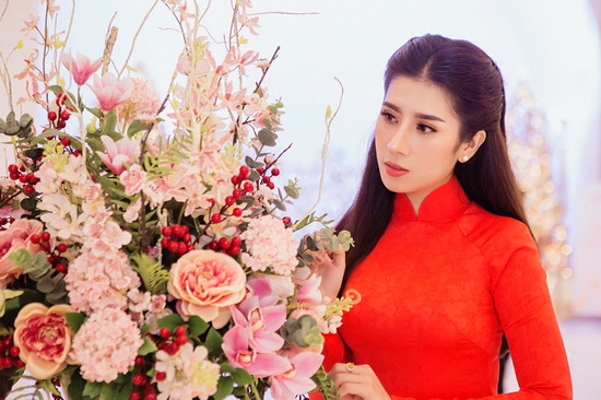 Thời trẻ có thể vì sự hoài bão, thích trải nghiệm thử thách nên sẽ phải vấp ngã và gặp khó khăn, nhưng không đáng kể. Đến giai đoạn trung niên trở về sau thì mọi thứ đều diễn ra đúng ý và suôn sẻ, nếu không phải được thăng quan tiến chức thì vô cùng phát tài. 