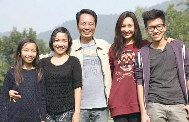 Lo anh cuoi gay sot 21 nam truoc cua vo chong My Linh-Hinh-2