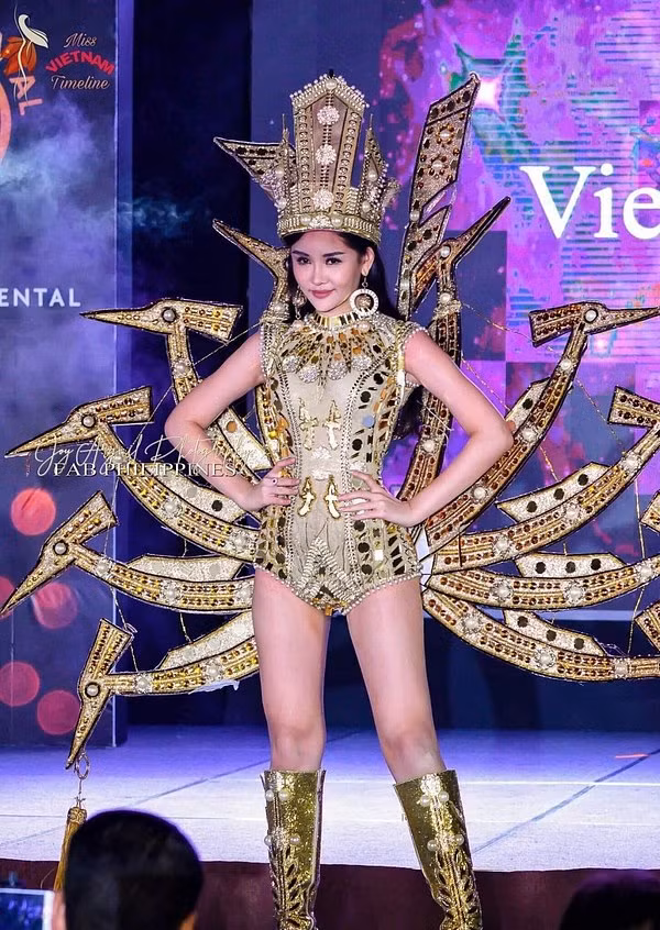 Me Le Au Ngan Anh phan ung bat ngo khi con gai bi to mua giai