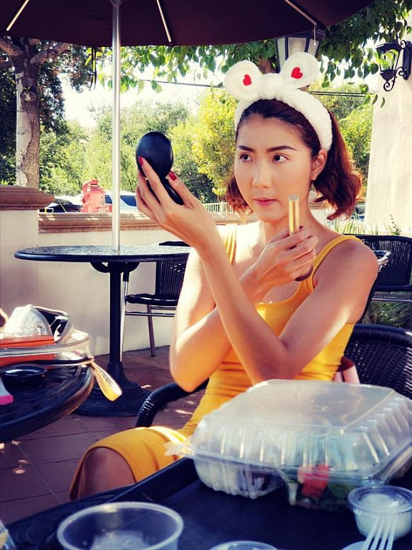 Ngoc Quyen tiet lo li do song tiet kiem hon ban be cung trang lua