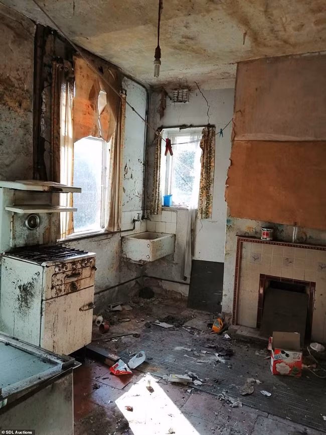 Treo gia re nhu cho, ai can dam moi mua ngoi nha 