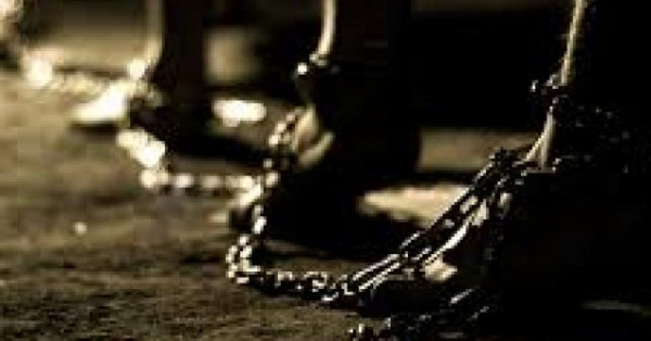 Cuoc doi cua nu no le cuoi cung tren con tau buon vuot bien