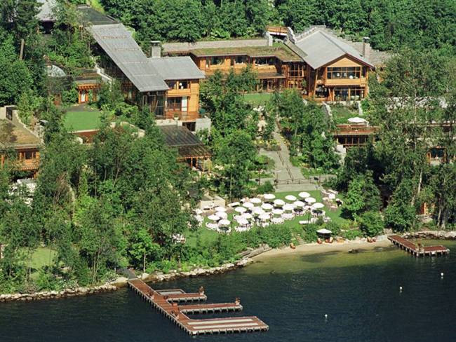 Tỷ phú Bill Gates sở hữu căn nhà thông minh Xanadu 2.0 tại Medina Washington, Mỹ. Ngôi nhà này mất 7 năm xây dựng và tốn 63 triệu USD chi phí.