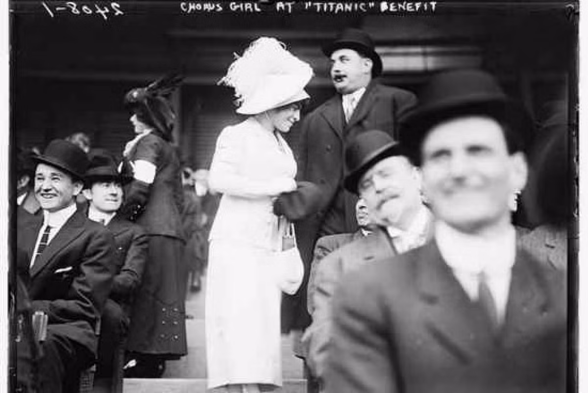 Rất nhiều hoạt động gây quỹ diễn ra để giúp đỡ những người sống sót và gia đình họ, như trận bóng chày giữa đội Yankees và Giants có khoảng 14.000 người tham dự.