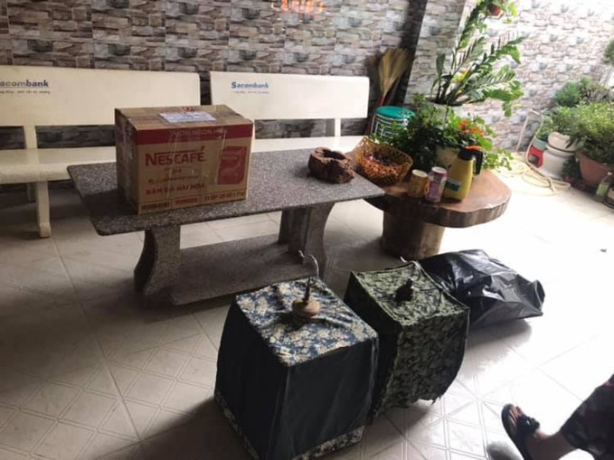 Chong sap cuoi bo theo nguoi cu, doi tra ca qua sinh le