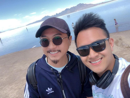 Chia sẻ với Zing.vn, con trai nghệ sĩ Hoài Linh cho biết chưa bao giờ có ý định bước vào showbiz. Anh cho rằng: "Con đường nghệ thuật không phải ai muốn cũng được. Đó là phước phần của từng người". Gần đây, anh bắt đầu thử sức thêm ở lĩnh vực nhiếp ảnh.