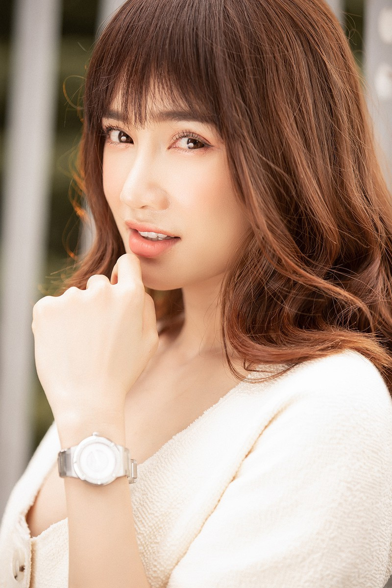 Nhã Phương được giới chuyên môn và khán giả đánh giá cao về sự xả thân với nghề nghiệp cũng như có khả năng biến hóa đa dạng nhiều vai diễn. Với Nhã Phương, cô cũng không bao giờ ngại xông pha, luôn sẵn sàng chịu khó, chịu khổ để hoàn thành vai diễn của mình một cách tốt nhất.