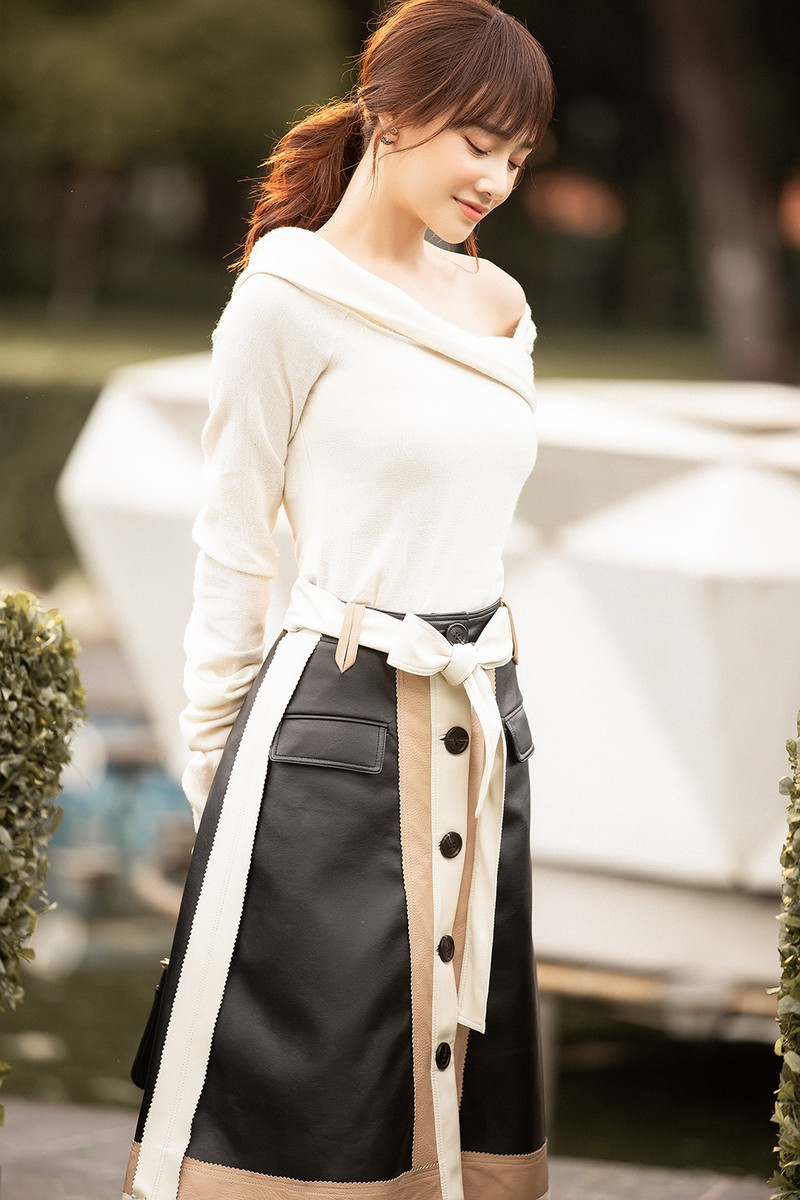 Thành quả của cô chính là hàng loạt những giải thưởng lớn nhỏ trong và ngoài nước. Cô từng 2 lần đạt giải Mai Vàng ở hạng mục Nữ diễn viên điện ảnh - truyền hình được yêu thích nhất và cũng 2 lần được vinh danh ở hạng mục 10 nghệ sĩ của năm.