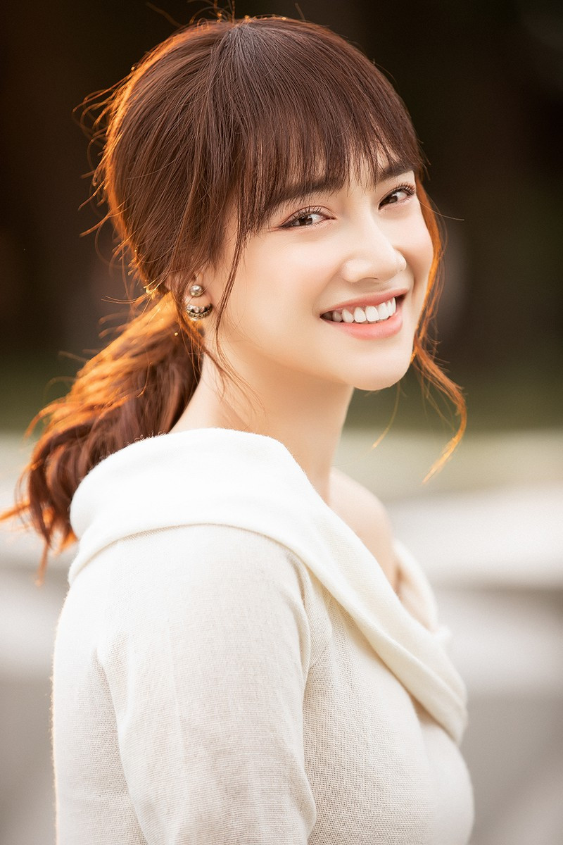 Nhã Phương cũng từng 2 lần nhận giải Diễn viên nữ ấn tượng tại VTV Awards. Và mới đây nhất, tại Liên hoan phim ngắn Quốc tế Oxford 2019 (Oxford International Short Film Festival 2019 - OXISFF), “Infill &amp; Full set” của Nhã Phương và cộng sự đã vinh dự giành được 2 giải thưởng ở hạng mục Phim chính kịch Anh xuất sắc (Best UK Drama) và Nữ chính xuất sắc (Best Lead Actress).