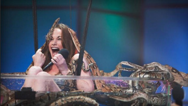 Killer Karaoke nổi tiếng với câu nói chủ đề "dù có chuyện gì xảy ra, đừng ngừng hát". Khán giả tại trường quay trực tiếp lựa chọn người thắng qua mỗi vòng đối đầu. Hiện tại, nhiều quốc gia đã mua lại bản quyền chương trình, trong đó có Việt Nam và Thái Lan. Khi phát sóng ở Việt Nam, game show này bị phản ứng dữ dội và đã phải dừng phát sóng.