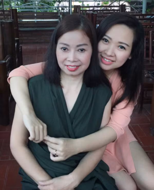 Con gai dang clip tuyen chong cho me va ket mi man