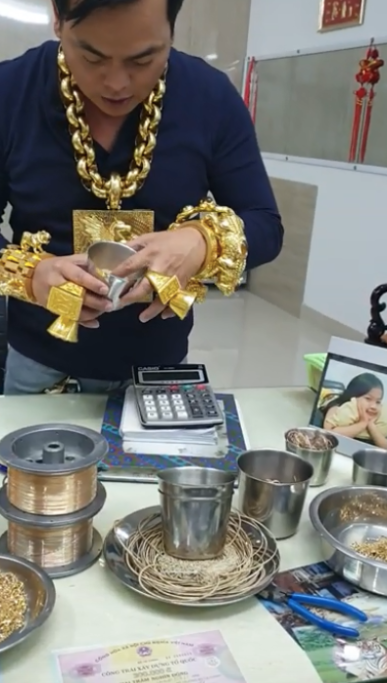 Dot nhap “lo bat quai” cua dai gia deo nhieu vang nhat Viet Nam-Hinh-2